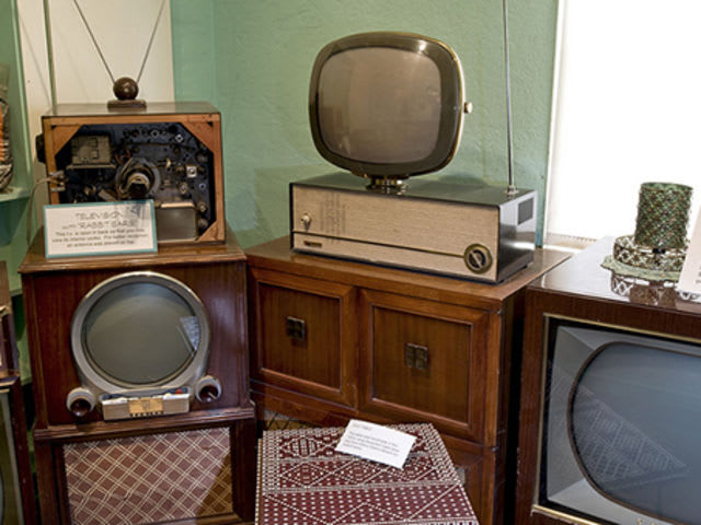 Idaho or Iowa: The inventor of the modern television went to high school in which state?