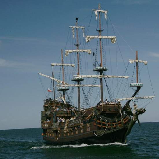 Regular ship