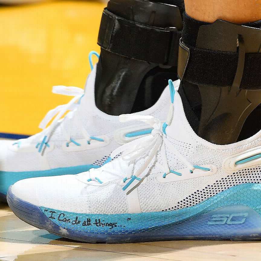 Steph curry christmas shoes top