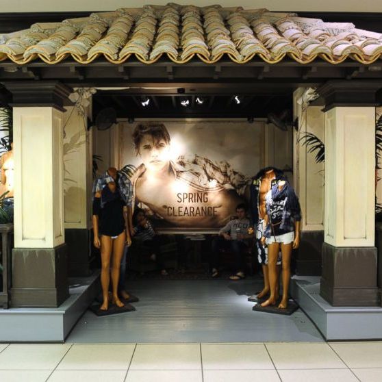 hollister montebello mall