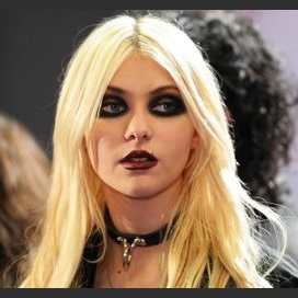 Taylor Momsen 