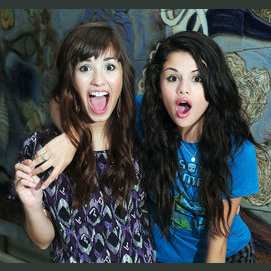 Selena Gomez & Demi Lavoto