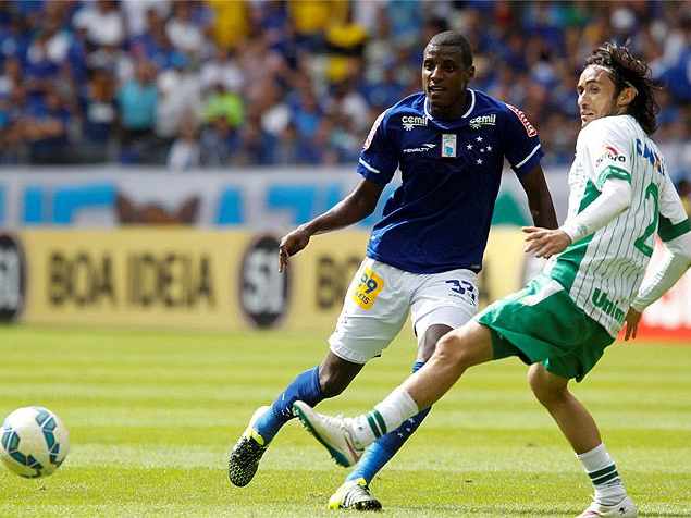 Torcedores em família, bons públicos e vitórias: Cruzeiro na matinê de domingo