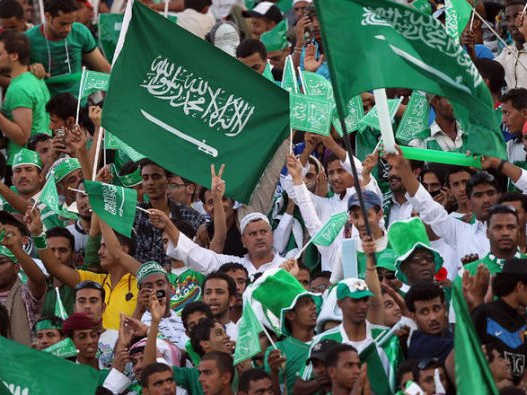 خبر هل تؤيد رفع تعليق الحضور الجماهيري للمباريات دوري بلس