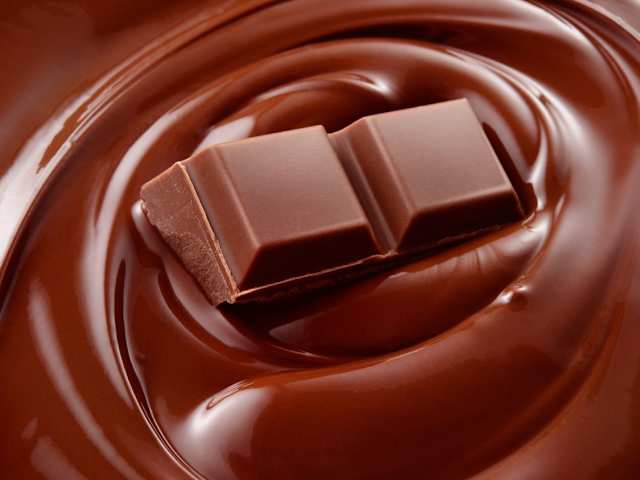 Científicos han determinado que una sonrisa produce la misma cantidad de dopamina que 2.000 barras de chocolate.