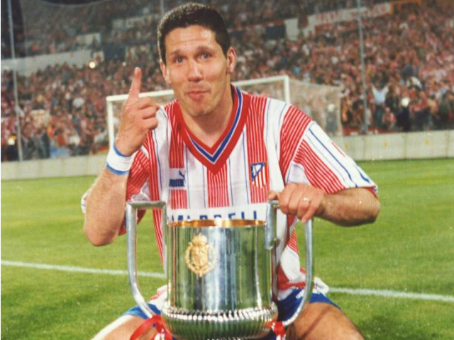 Ramón Mendoza, presiente por aquel entonces del club blanco, se negó a pagar al Sevilla los 600 millones de pesetas que pedían por él. Jorge Valdano (entrenador) eligió a Redondo. Ese mismo año el 'Cholo' fichó por el Atlético.