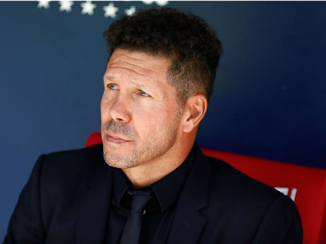 El director técnico Victorio Spinetto lo apodó de esta manera porque le recordaba a un jugador de Boca y Vélez que tuvo a sus órdenes llamado Carmelo Simeone. No son familia.
