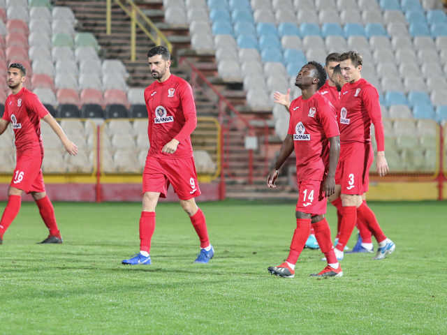 שתי הקבוצות שמאבדות הכי הרבה כדורים עד כה העונה נפגשות עם פתיחת הפלייאוף התחתון - רעננה מאבדת 80 למשחק, סכנין מאבדת 79. אם סכנין עוד מפנטזת על הישארות, היא צריכה לא לאבד את הראש