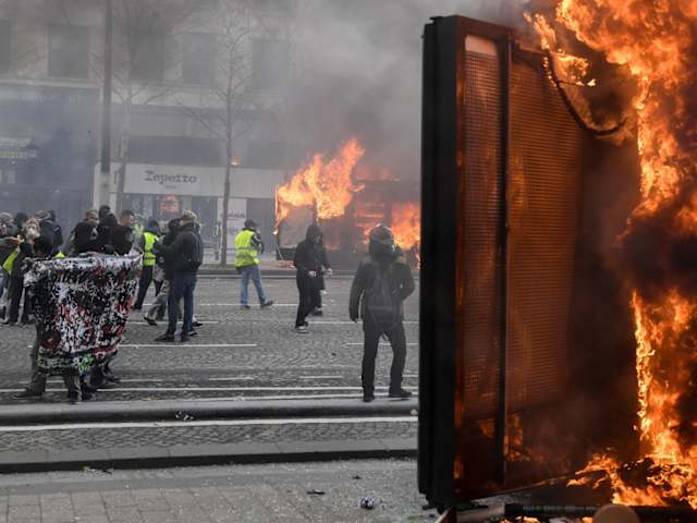 France Monde Gilets Jaunes Retour Sur Cinq Mois Dun