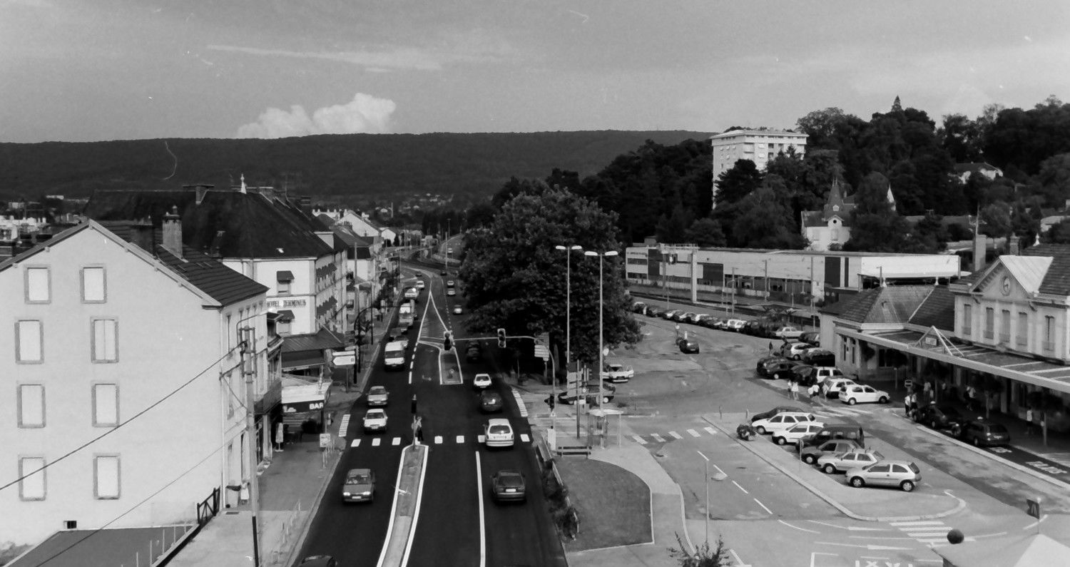 Cette photo du quartier de la gare de LonsleSaunier a été pris en septembre...