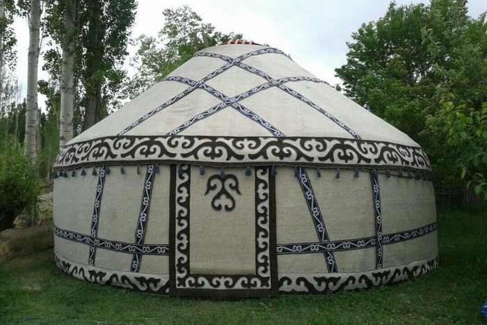 Тәжік әйелі