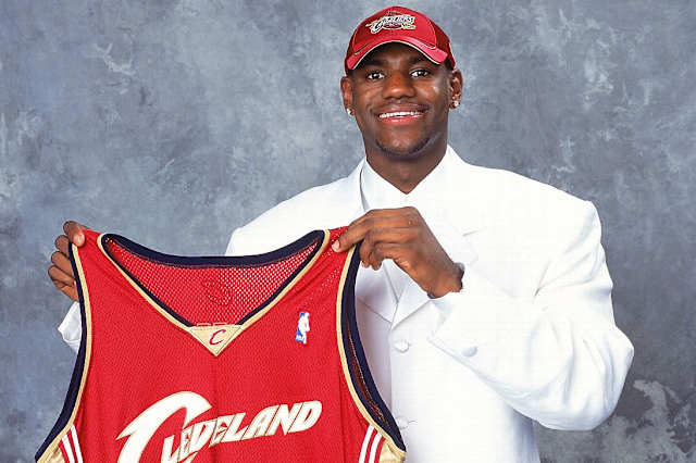 「LeBron James Cleveland Cavaliers 2003」的圖片搜尋結果