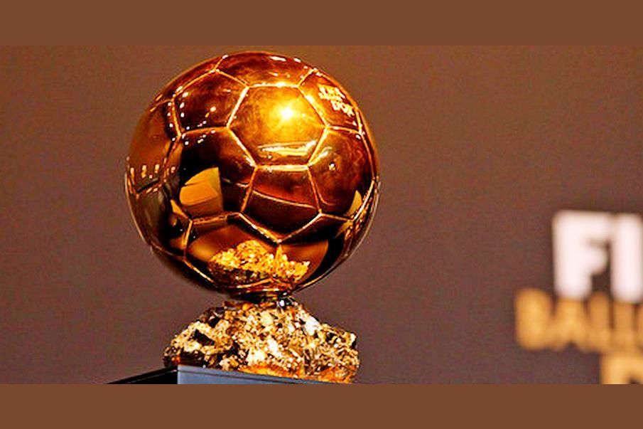 Golden ball. Золотой мяч Франс футбол. Золотой мяч ФИФА. FIFA 2018 футбольный мяч золотой. Золотой мяч эмблема.