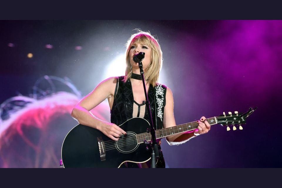 Quiz Finish the Lyrics by Taylor Swift