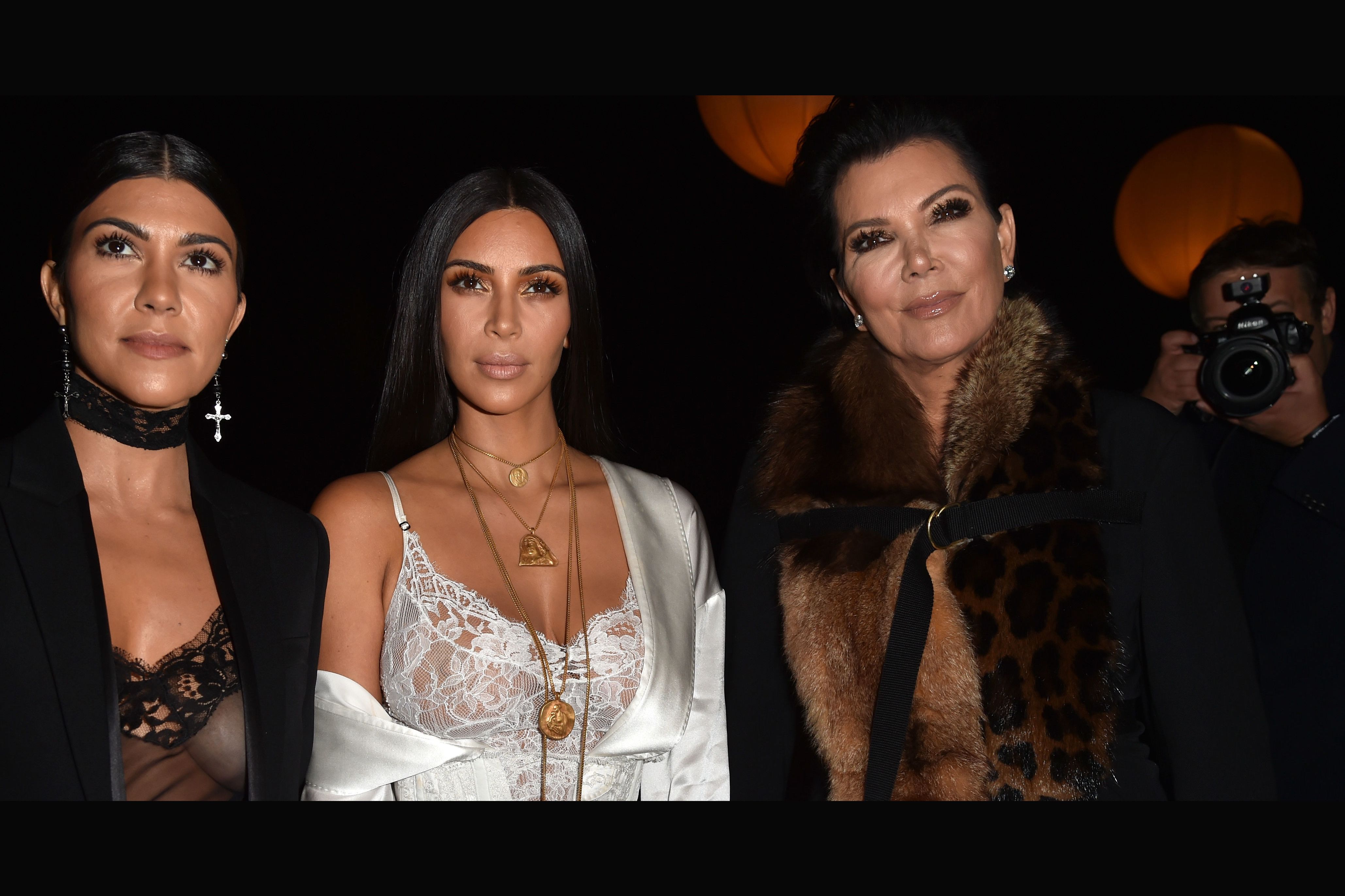 Does Kris Jenner's Sister Karen Look Like A Kardashian PostOp?