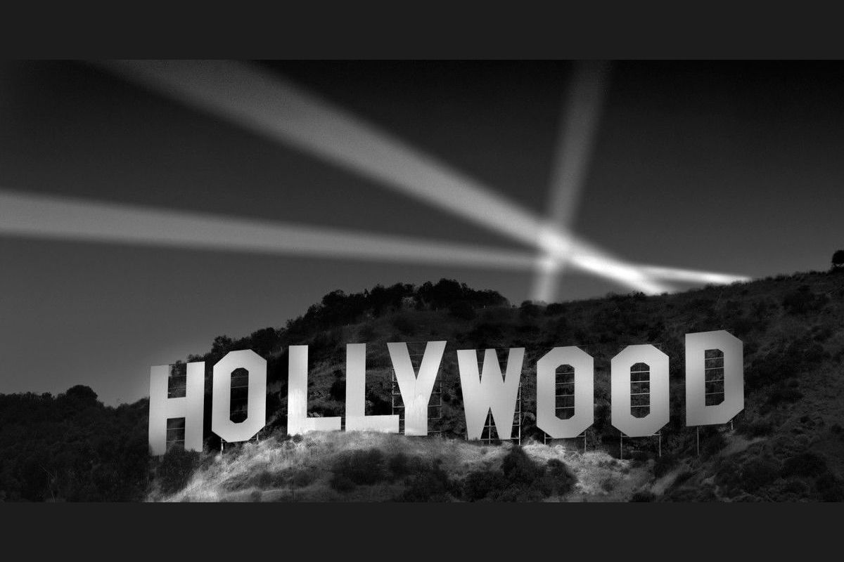 Hollywood TV лого