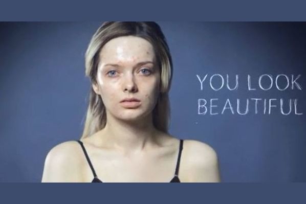 Watch This Beauty Blogger React To Being Told You Look Disgusting 