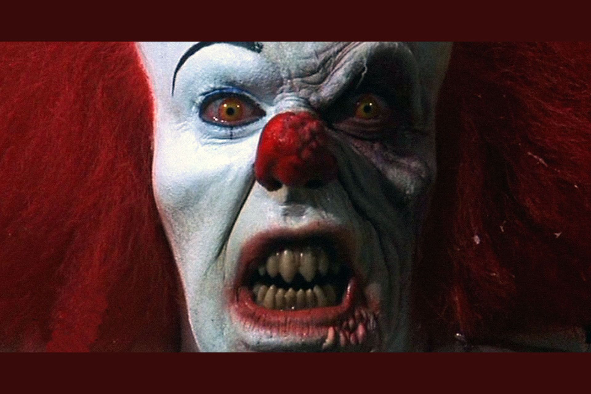 Оно не про клоуна. Оно не про клоуна. Клоун пеннивайз 1990. Клоун пеннивайз 2017 в полный рост. Оно не про клоуна.