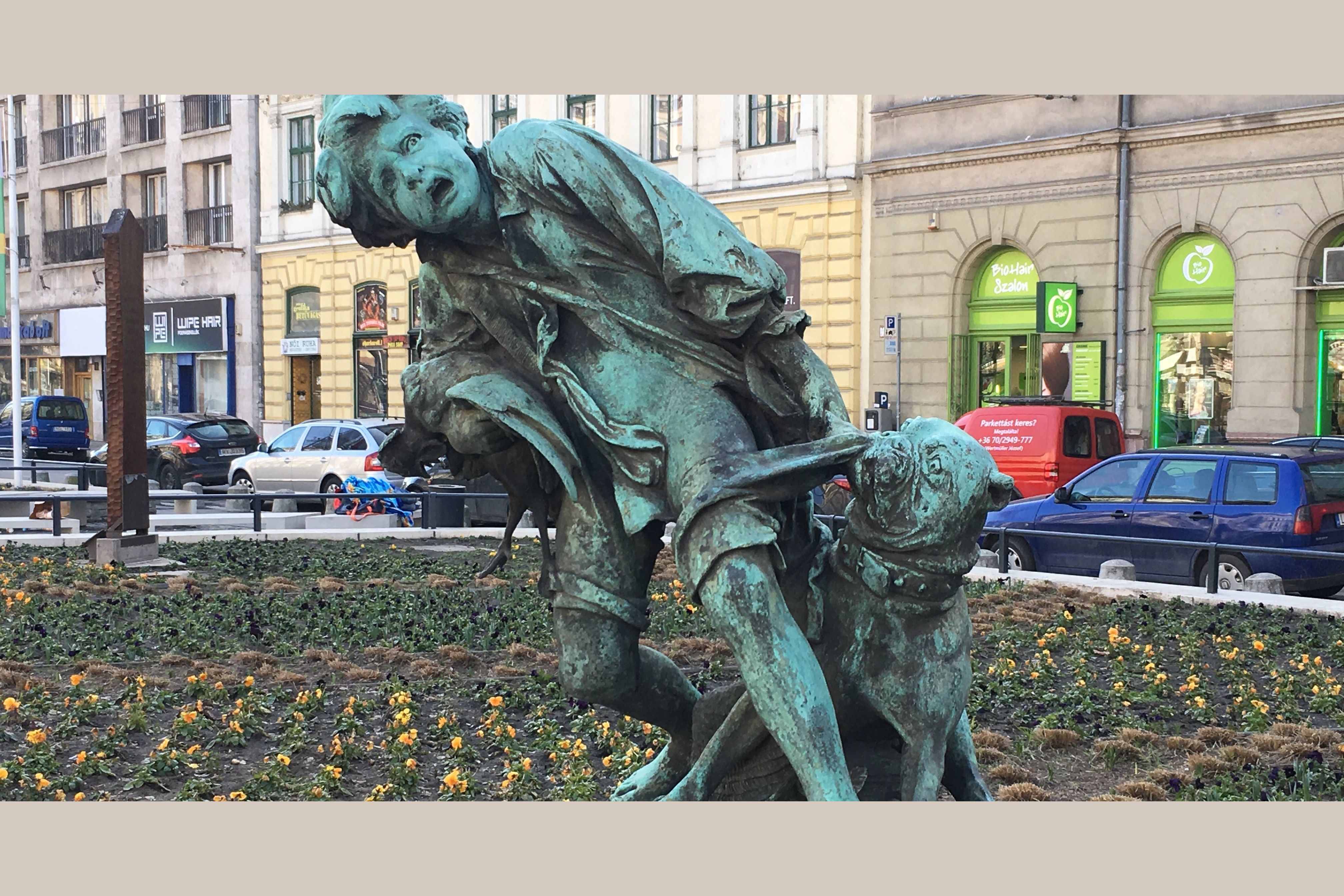 hol található turul szobor magyarországon van