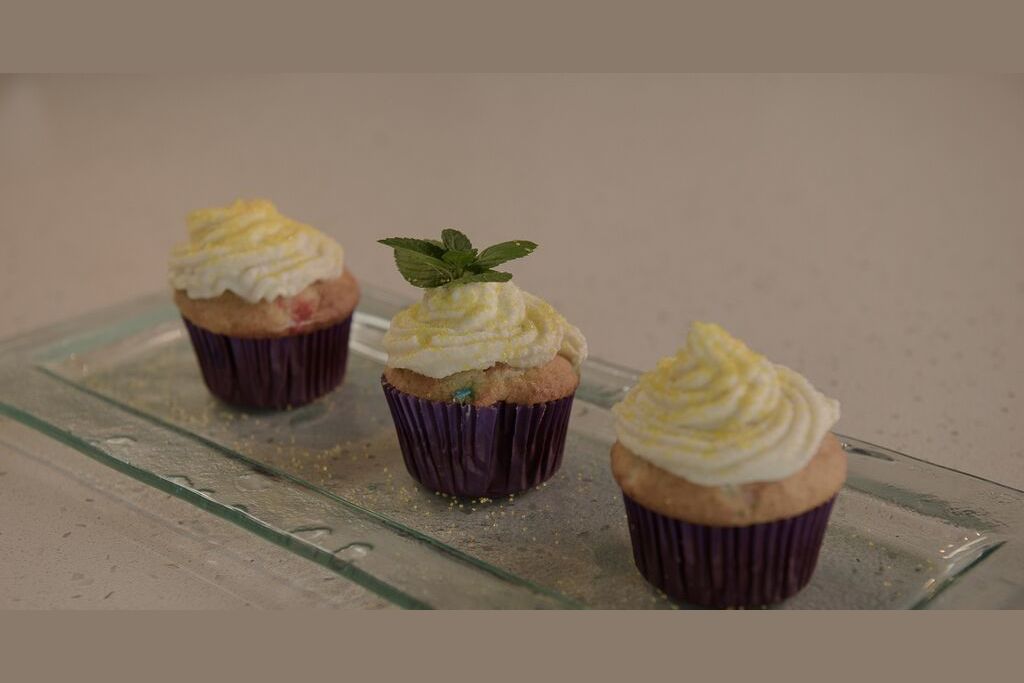 Felices cupcakes de sol y limón