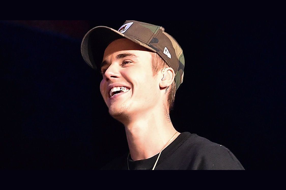 Are you rating Justin Bieber's new gold tooth?