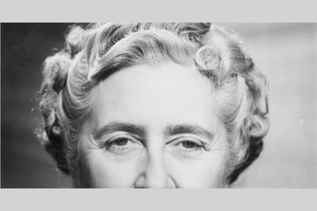 Группа кристи биография. Портрет Агаты Кристи писательницы. Agatha Christie a Biography.