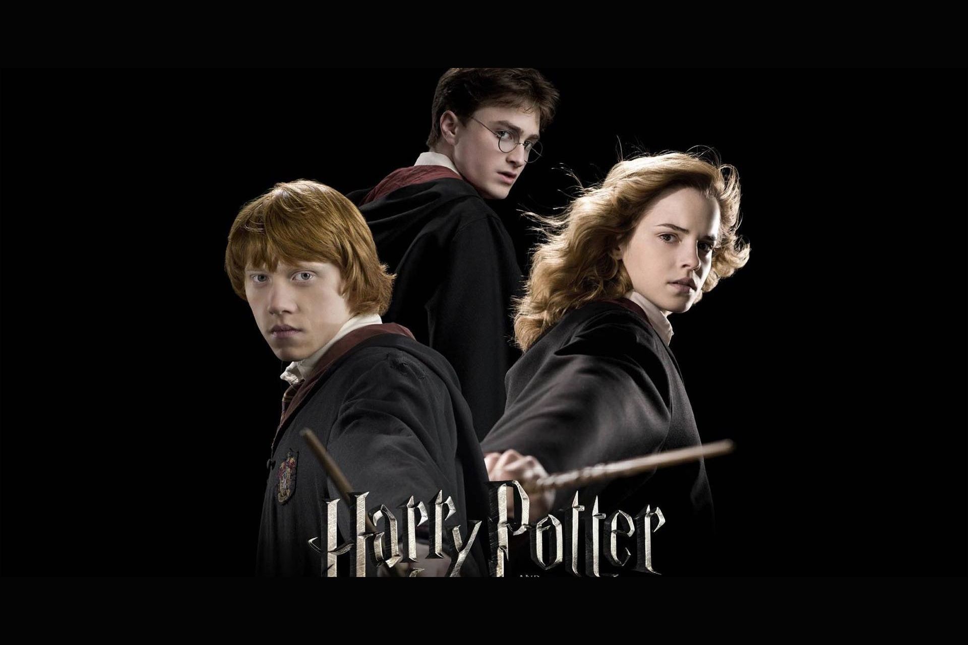 Harry potter hayeren. Гарри Поттер Гермиона и Рон. Гарри Поттер Гермиона Грейнджер и Рон Уизли обои. Гарри Рон и Гермиона обои. Гарри Рон и Гермиона Постер.