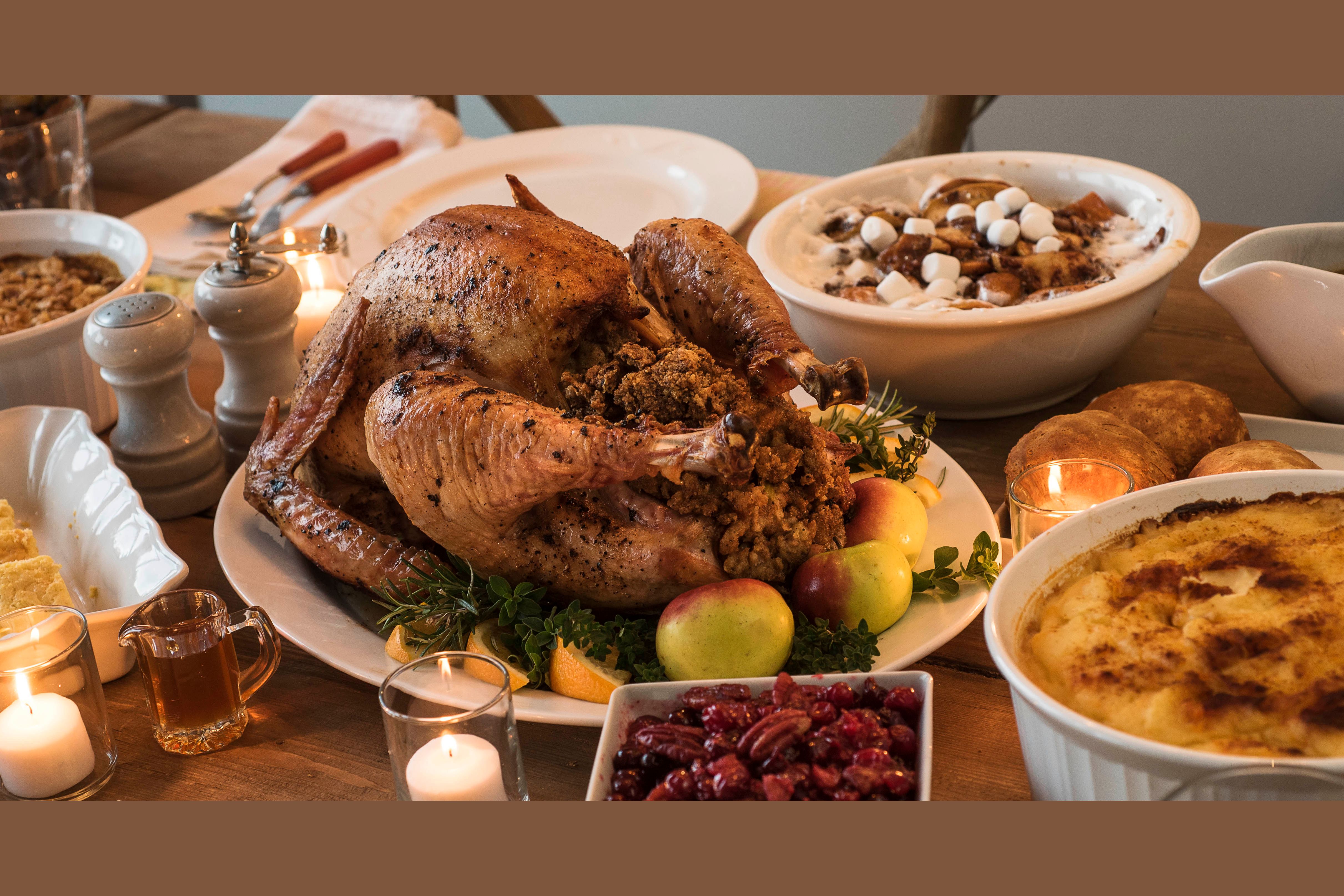 Ужин стол 3. Ужин на день Благодарения. Праздничный стол на день Благодарения. День Благодарения в США. Ужин в честь дня Благодарения.