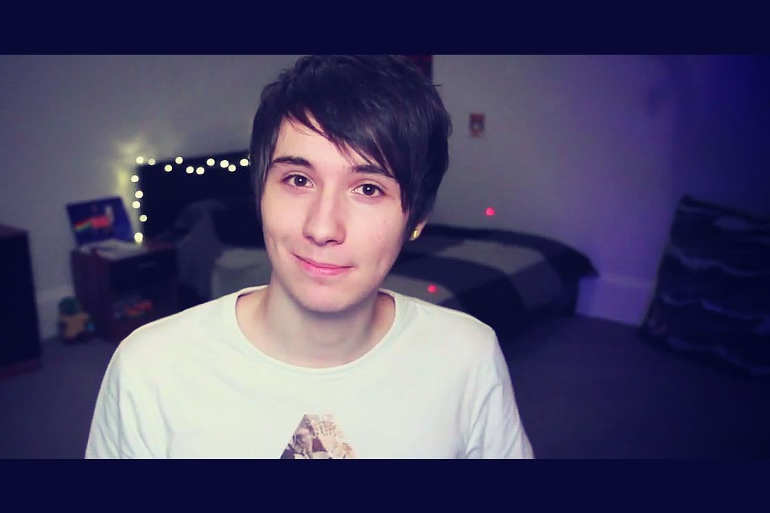 Just lay. Дэн Хауэлл. Дэн Хауэлл 2019. Dan Howell 2020. Dan Howell Revenge.