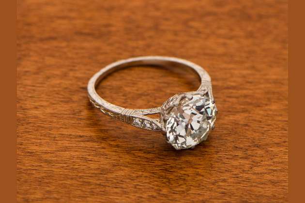What Vintage Engagement Ring Style Are You