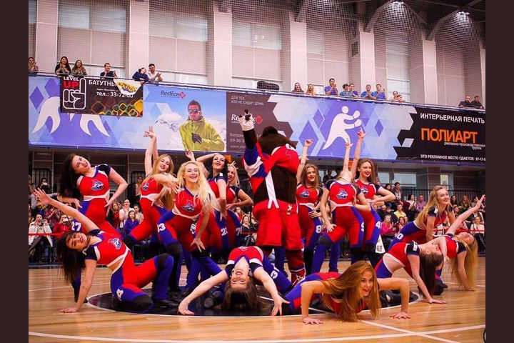 vyberi samuyu yarkuyu gruppu podderzhki v khl