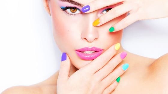 9 Nail Art stupende per chi ama le unghie corte