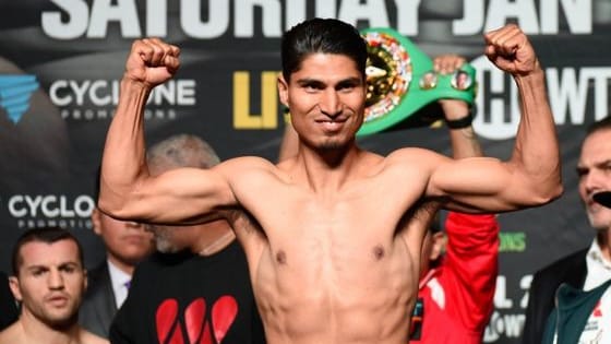 Mikey Garcia emphatically became the WBC Lightweight Champion by knocking out Dejan Zlaticanin in Round 3.
