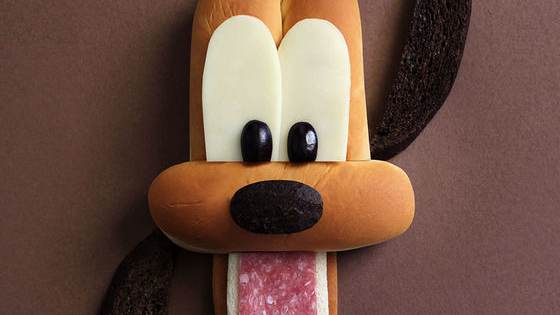 Sometimes playing with your food can be beautiful. 
