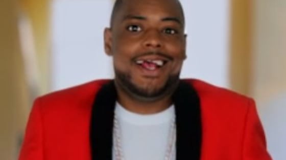 Hip-hop and bad grills go hand-in-hand.  Rapper Max Lux from Love and Hip Hop Hollywood has made plenty of money yet he doesn't seem to have any plans to fix his grill.  What do you think? http://www.empireboobookitty.com/2016/08/max-lux-teeth.html 