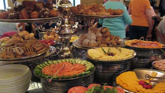 Catered food can be great for parties since you don't have to deal with cleaning up. Can we guess your catering style?