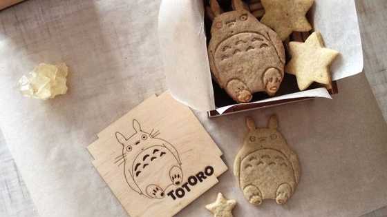 They even include cookies!