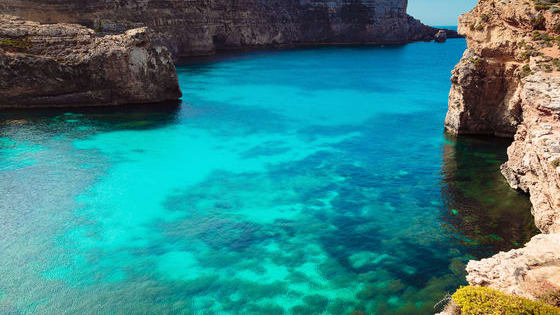 Malta is a sunny isle brimming with beautiful beaches and a really rich history. Plus, and we may be a bit biased - but we reckon this under-the-radar gem is a top choice for a family holiday... But the big question here is, what do you ACTUALLY know about Malta? 🤔  
