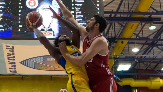 צפו בתקצירים ודרגו: איזה משחק מול היריבה האדומה מהבירה הכי אהבתם?