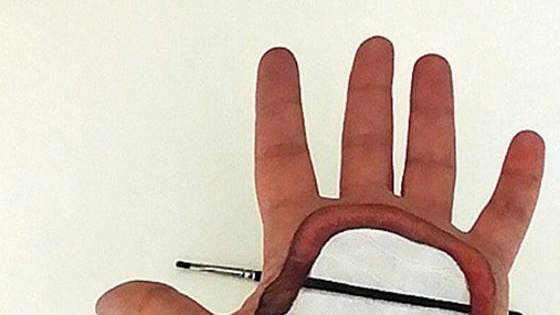 Artist Luca Luce from Italy is the world's first 3D hand painter, and he creates insane optical illusions on his own hand. Here are just a few of his best!