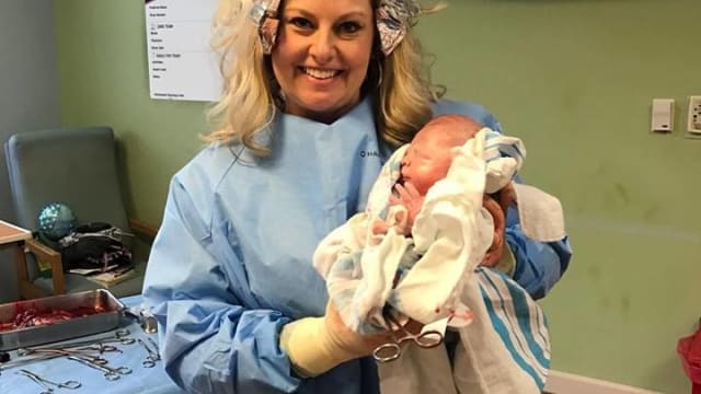 Midwife Carrie Hall had just finished getting her hair foiled for a fresh new color when a client went into labor. Find out more about this amazing story here!