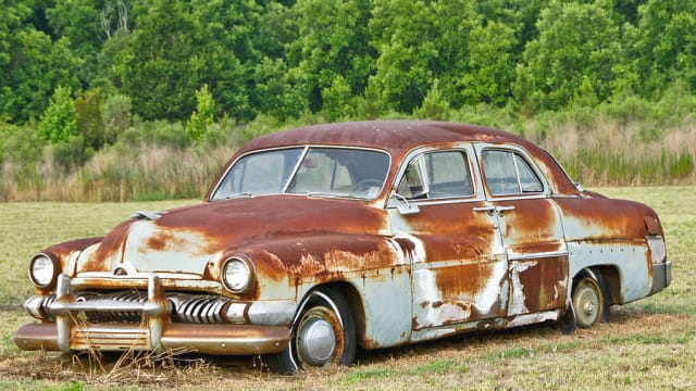 The thought of junking a car for cash would have never emerged in your mind. Junking your old car is always the last option to make money. However, there are places that buy junk cars for top dollars you might not have come across.