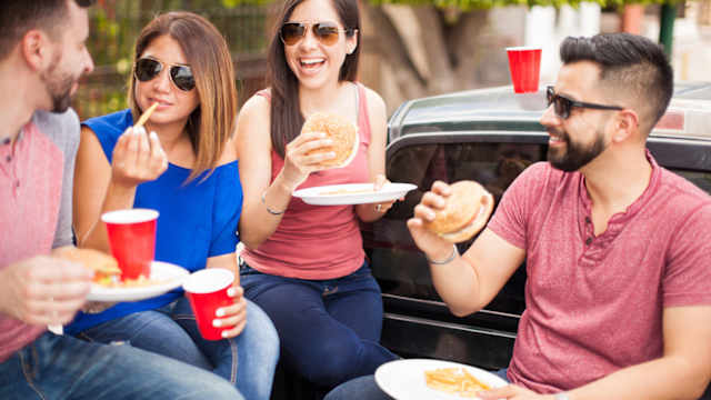 Are you ready for some football??!?!? But first, are you ready for some tailgating?!?! Any good tailgate is going to have some great food and these foods are always welcome at the party. Be the MVP of your tailgate and make sure you have these foods ready for game day.