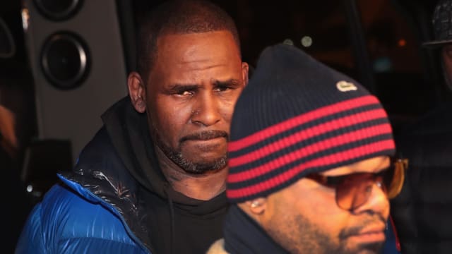 Do you think R. Kelly deserves to be in jail? Let us know in the poll below.