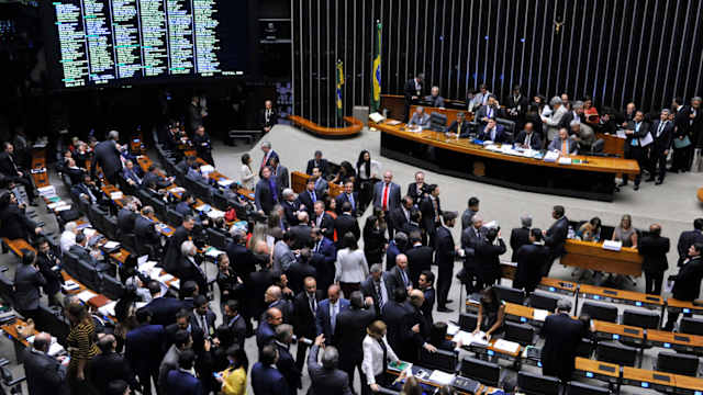 Na votação da Medida Provisória nº 870/2019 os deputados federais analisaram o destaque que estabelece que o Conselho de Controle de Atividades Financeiras (Coaf) fique sob responsabilidade do Ministério da Justiça. Quem votou SIM, posicionou-se a favor da manutenção do órgão com o ministro Sergio Moro. Quem votou NÃO optou pela volta do Coaf ao Ministério da Economia. 

Foram 228 votos NÃO e 210 votos SIM. Confira como votaram os deputados do Espírito Santo, de acordo com o site da Câmara dos Deputados. A reportagem do Gazeta Online também procurou os parlamentares para saber as justificativas para os votos.