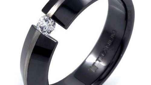 With every passing day, more and more couples are seeking personalized wedding bands. These rings allow buyers to add a customized and personal touch. You and your partner are probably searching for such rings. That is why this topic can be worth your time.