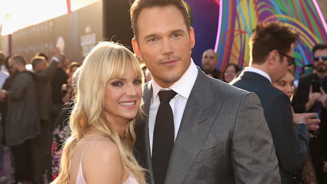 You think your breakup is dramatic? Try parting ways in from of the whole world! Check out our list of the 20 most unforgettable and messy breakups Hollywood has ever seen.