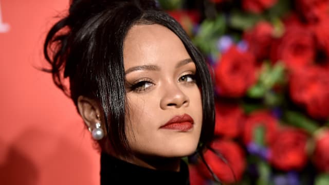 Hip hop artist Rihanna opens up about her upcoming album and rumors about the super bowl halftime show. Check out the video for more!