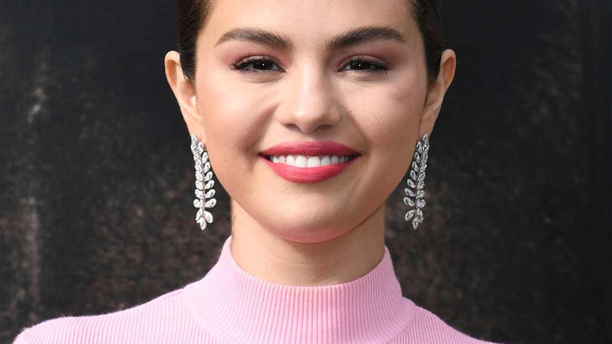 Quizzes And Trivia Singer, actor, and producer selena gomez has gone through many public challenges at just 27 years old. quizzes and trivia