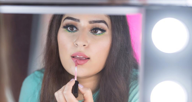 The Best Makeover Show To Watch Right Now, According To Instagram’s Darling Manal
